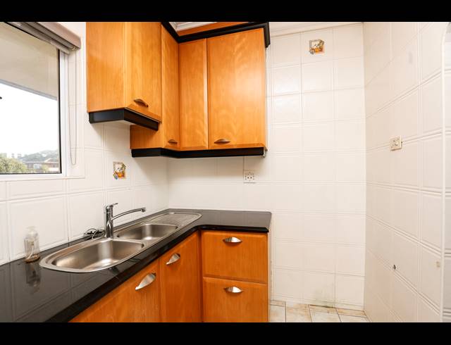 2 BEDROOM APARTMENT FOR SALE IN GLENWOOD